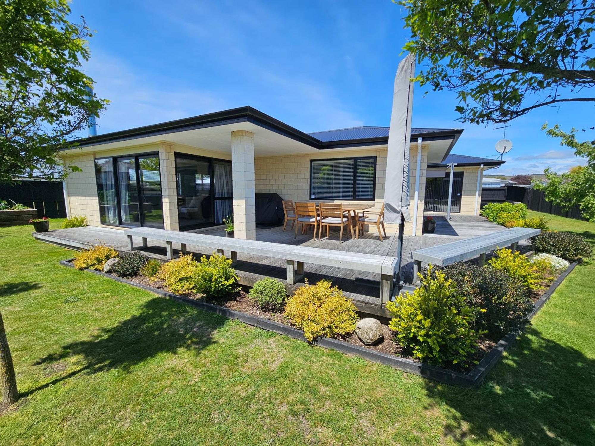 10 @ Wai Matangi Villa Туранги Екстериор снимка